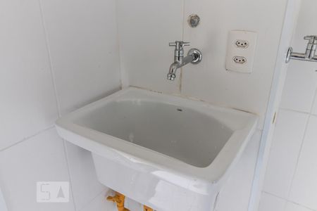 Apartamento para alugar com 65m², 2 quartos e 1 vaga Apartamento para alugar com 65m², 2 quartos e 1 vagaDetalhe da Área de Serviço