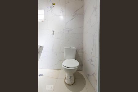 Banheiro Social de casa para alugar com 1 quarto, 50m² em Parque Imperial, São Paulo