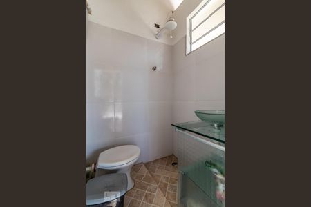 Casa para alugar com 80m², 2 quartos e 2 vagas Casa para alugar com 80m², 2 quartos e 2 vagasBanheiro Externo