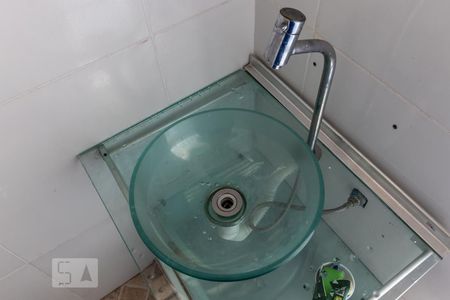 Casa para alugar com 80m², 2 quartos e 2 vagas Casa para alugar com 80m², 2 quartos e 2 vagasDetalhe do Banheiro Externo
