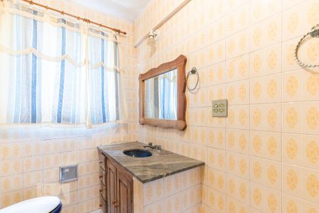 Banheiro de apartamento à venda com 2 quartos, 60m² em Centro, Campinas