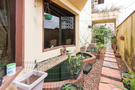 Casa para alugar com 545m², 5 quartos e 6 vagasCorredor Lateral