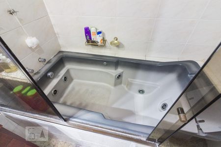 Casa para alugar com 545m², 5 quartos e 6 vagasBanheiro Suite 3