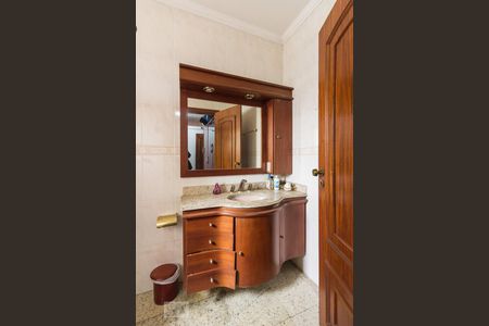 Casa para alugar com 545m², 5 quartos e 6 vagasBanheiro Suite 1