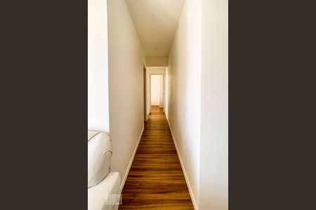 Corredor de apartamento para alugar com 2 quartos, 67m² em Vila Barros, Guarulhos