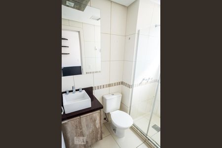 Banheiro de apartamento à venda com 1 quarto, 47m² em Rio Branco, Porto Alegre