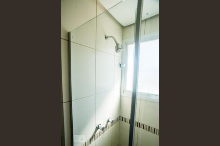 Banheiro de apartamento à venda com 1 quarto, 47m² em Rio Branco, Porto Alegre