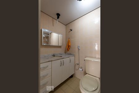 Banheiro de apartamento para alugar com 1 quarto, 42m² em Botafogo, Campinas