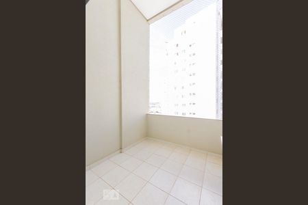 Sacada de apartamento para alugar com 3 quartos, 105m² em Jardim Goiás, Goiânia