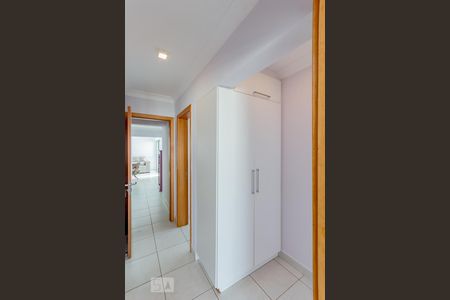 Apartamento para alugar com 105m², 3 quartos e 2 vagas Apartamento para alugar com 105m², 3 quartos e 2 vagasCorredor