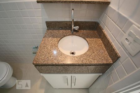 Banheiro de apartamento para alugar com 1 quarto, 50m² em Consolação, São Paulo