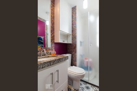 Banheiro da suíte de apartamento à venda com 2 quartos, 58m² em Vila Gonçalves, São Bernardo do Campo