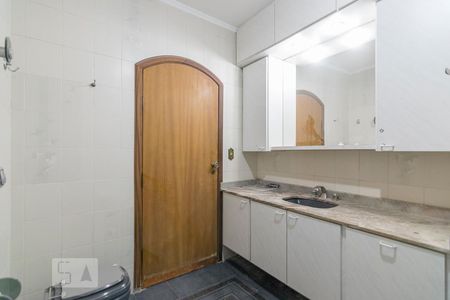 Banheiro da Suite de casa à venda com 3 quartos, 350m² em Vila Bastos, Santo André
