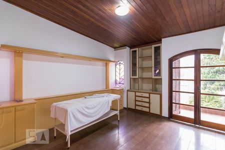 Casa à venda com 350m², 3 quartos e 3 vagas Casa à venda com 350m², 3 quartos e 3 vagasQuarto 3