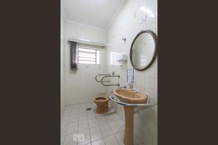 Banheiro 1 de casa à venda com 4 quartos, 256m² em Vila Moinho Velho, São Paulo