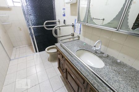 Banheiro 2  de casa à venda com 4 quartos, 256m² em Vila Moinho Velho, São Paulo