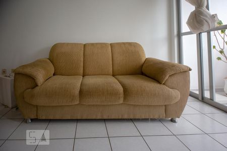 Sala de apartamento para alugar com 2 quartos, 75m² em Carvoeira, Florianópolis