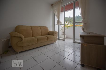 Sala de apartamento para alugar com 2 quartos, 75m² em Carvoeira, Florianópolis
