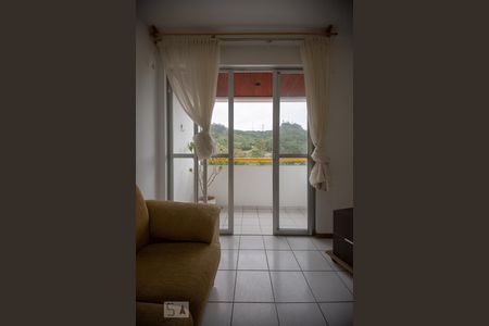 Sala de apartamento para alugar com 2 quartos, 75m² em Carvoeira, Florianópolis
