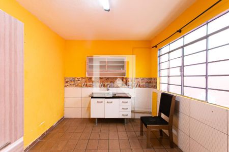 Cozinha de casa para alugar com 1 quarto, 30m² em Cidade Mãe do Céu, São Paulo