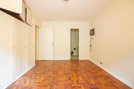 Casa à venda com 300m², 4 quartos e 4 vagas Casa à venda com 300m², 4 quartos e 4 vagasSuite