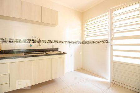 Casa à venda com 300m², 4 quartos e 4 vagas Casa à venda com 300m², 4 quartos e 4 vagasCozinha