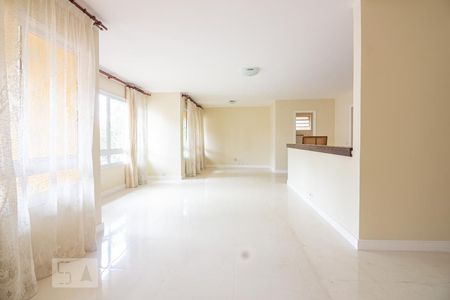 Sala de casa à venda com 4 quartos, 300m² em Parque Continental, São Paulo