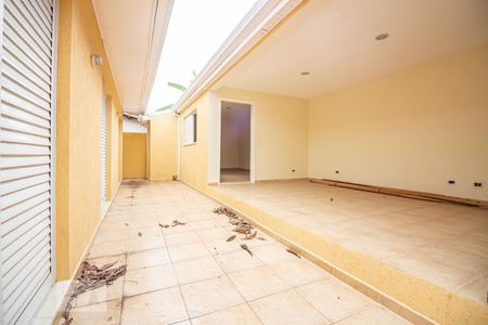 Casa à venda com 300m², 4 quartos e 4 vagas Casa à venda com 300m², 4 quartos e 4 vagasQuintal