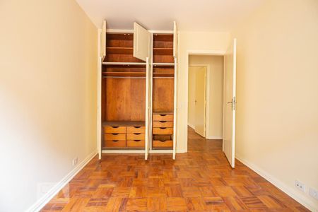 Casa à venda com 300m², 4 quartos e 4 vagas Casa à venda com 300m², 4 quartos e 4 vagasQuarto 2