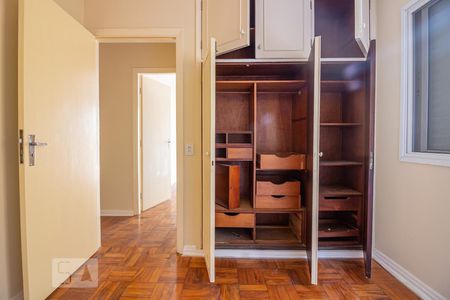 Casa à venda com 300m², 4 quartos e 4 vagas Casa à venda com 300m², 4 quartos e 4 vagasQuarto 1