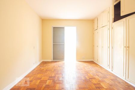 Casa à venda com 300m², 4 quartos e 4 vagas Casa à venda com 300m², 4 quartos e 4 vagasSuite