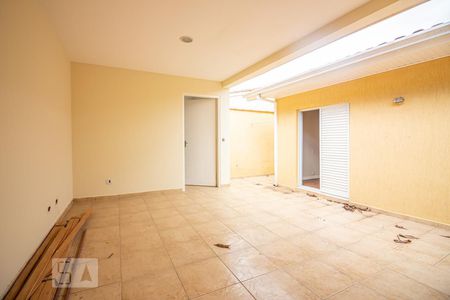 Casa à venda com 300m², 4 quartos e 4 vagas Casa à venda com 300m², 4 quartos e 4 vagasQuintal