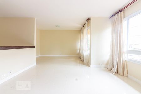 Sala de casa à venda com 4 quartos, 300m² em Parque Continental, São Paulo