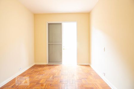 Casa à venda com 300m², 4 quartos e 4 vagas Casa à venda com 300m², 4 quartos e 4 vagasQuarto 2