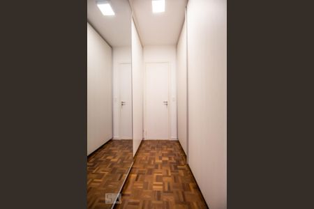 Apartamento para alugar com 112m², 2 quartos e 2 vagas Apartamento para alugar com 112m², 2 quartos e 2 vagasCorredor quartos