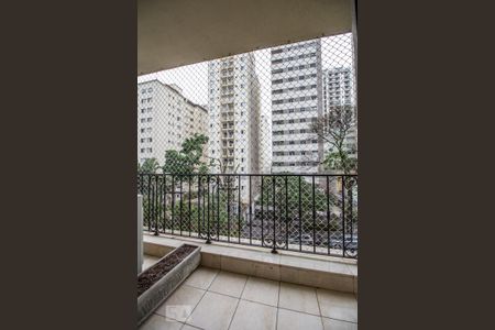 Sala de estar varanda de apartamento para alugar com 2 quartos, 112m² em Sumarezinho, São Paulo