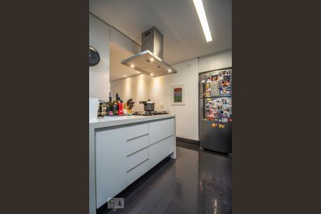 Cozinha de apartamento para alugar com 2 quartos, 112m² em Sumarezinho, São Paulo