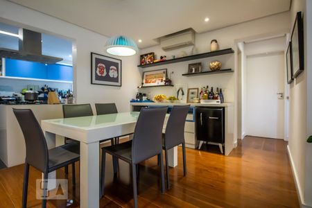 Apartamento para alugar com 112m², 2 quartos e 2 vagas Apartamento para alugar com 112m², 2 quartos e 2 vagasSala de jantar