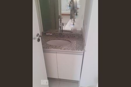 Apartamento à venda com 64m², 2 quartos e 1 vaga Apartamento à venda com 64m², 2 quartos e 1 vagaBanheiro da suíte