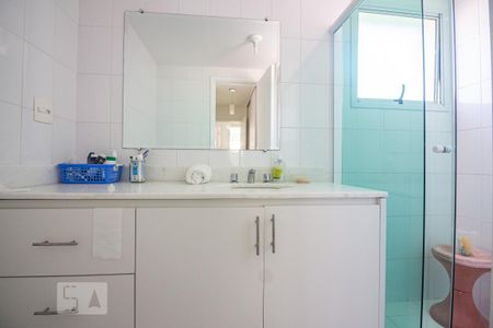 Apartamento à venda com 135m², 3 quartos e 2 vagas Apartamento à venda com 135m², 3 quartos e 2 vagasBanheiro da Suite
