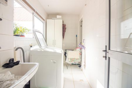 Apartamento à venda com 135m², 3 quartos e 2 vagas Apartamento à venda com 135m², 3 quartos e 2 vagasÁrea de Serviço