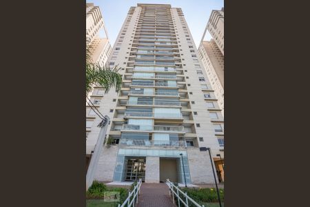 Apartamento à venda com 135m², 3 quartos e 2 vagas Apartamento à venda com 135m², 3 quartos e 2 vagasFachada do Prédio
