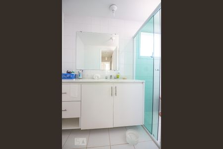 Apartamento à venda com 135m², 3 quartos e 2 vagas Apartamento à venda com 135m², 3 quartos e 2 vagasBanheiro da Suite