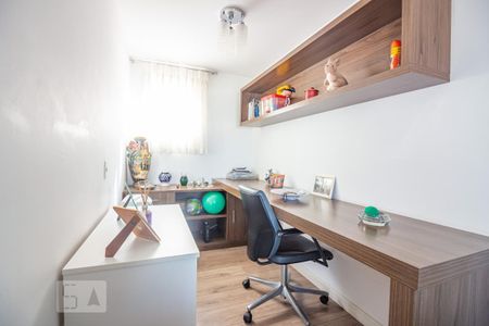 Apartamento à venda com 135m², 3 quartos e 2 vagas Apartamento à venda com 135m², 3 quartos e 2 vagasEscritório