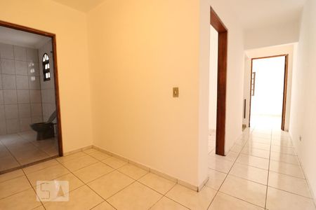 Hall de casa para alugar com 3 quartos, 240m² em Jardim Maria Rosa, Taboão da Serra