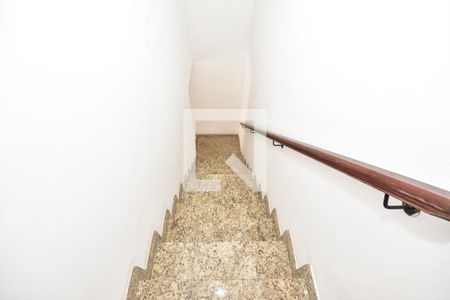 Escada de casa à venda com 3 quartos, 240m² em Jardim Maria Rosa, Taboão da Serra