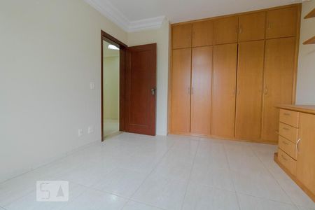 Quarto 1 de casa para alugar com 4 quartos, 330m² em Parque Imperador, Campinas