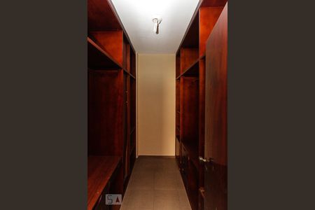 Apartamento para alugar com 335m², 4 quartos e 3 vagasCloset suite 02