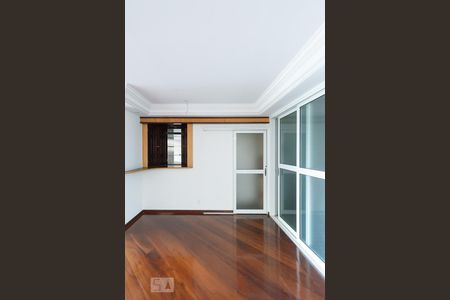 Casa de condomínio à venda com 433m², 4 quartos e 5 vagasSala