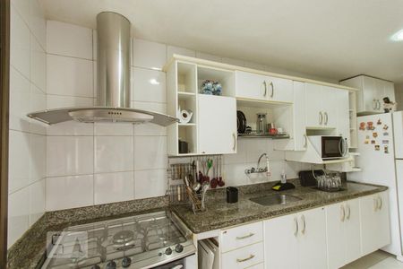 Apartamento para alugar com 131m², 3 quartos e 2 vagas Apartamento para alugar com 131m², 3 quartos e 2 vagasCozinha